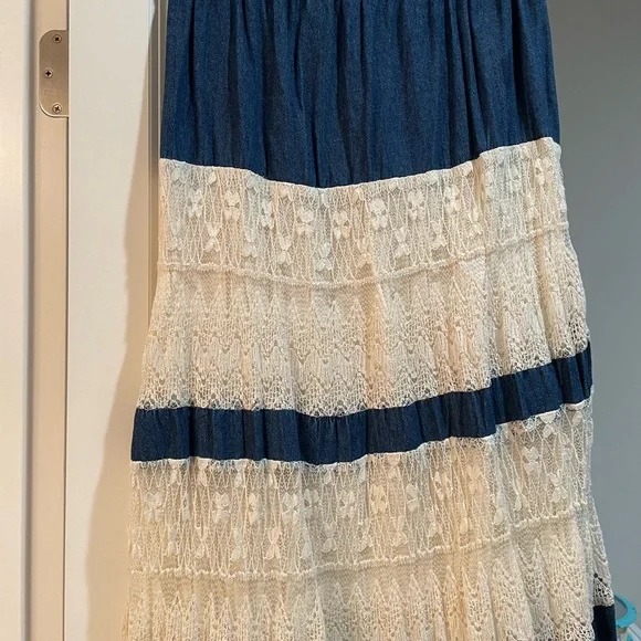 Long denim look ruffle skirt. Beautiful - Picture 4 of 9